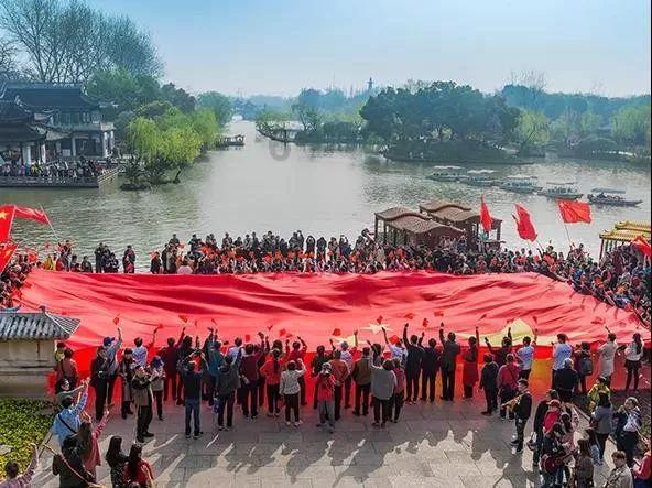 啥叫“灯头让灯尾”？这起事故藏着“学问”
