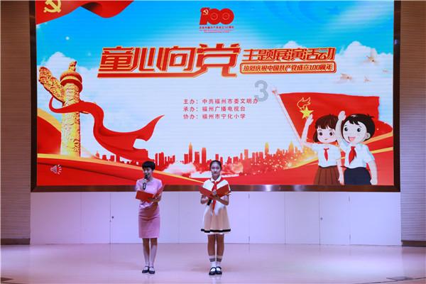 男子欲跳桥轻生,公交司机紧急靠边停车拽回:“慢一秒都拉不住”
