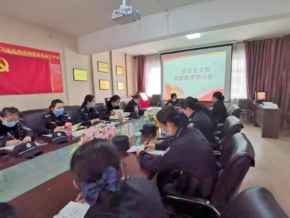 接纳自己是指全面包容自己既要接纳自己的什么也不排斥自己的什么?- 快速问答平台