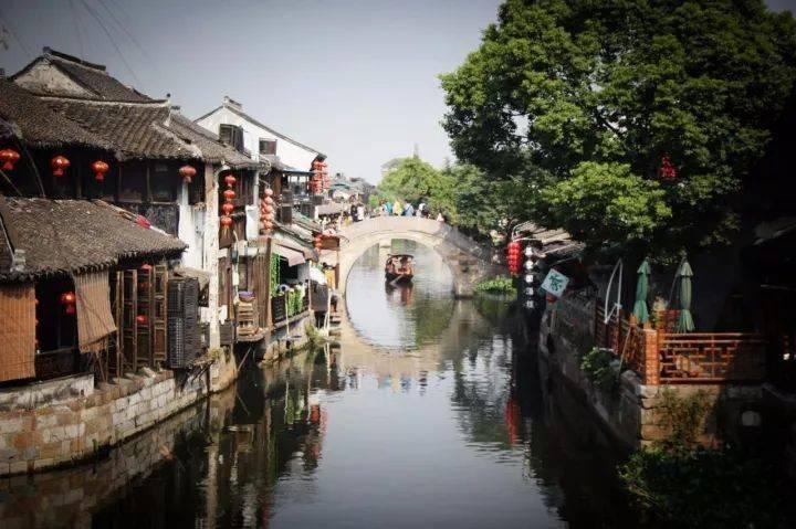 在上海图书馆东馆,44家读书组织“圆梦”