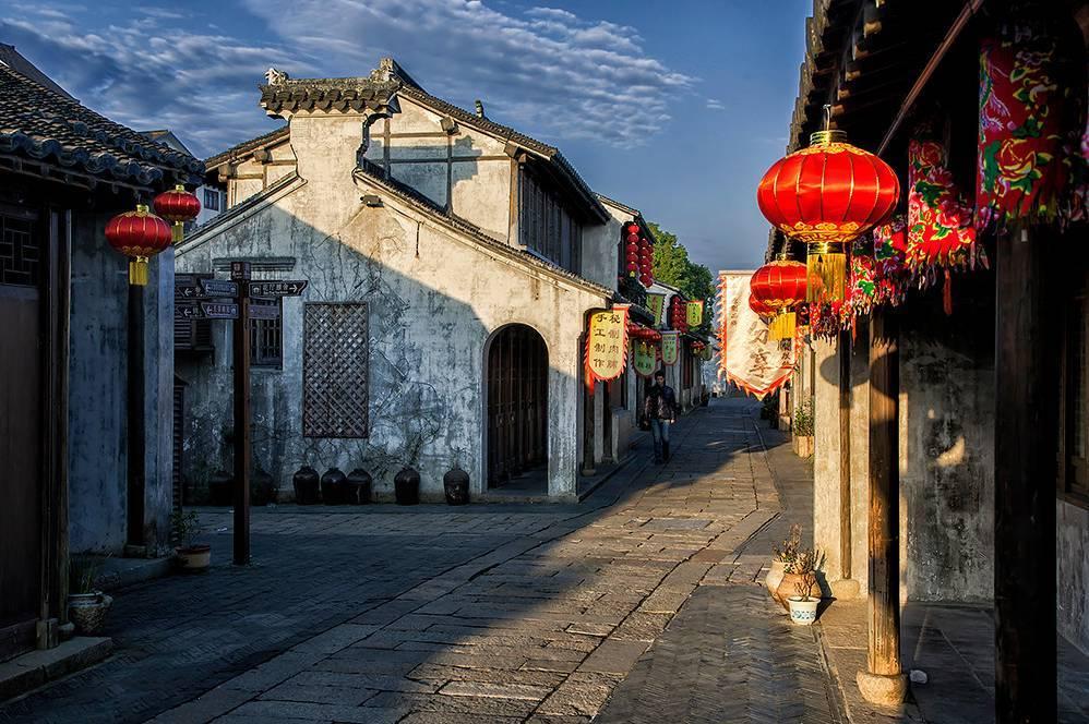 电脑波浪线怎么打在中间——专业有问必答平台