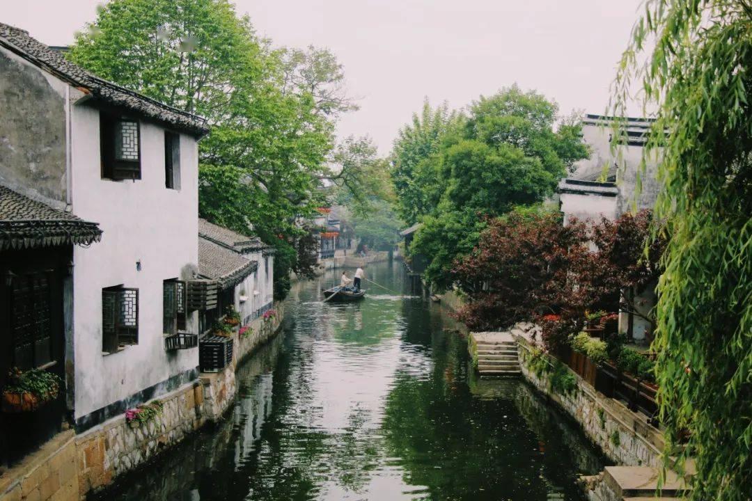 Angi Inc盘中异动 临近午盘股价大涨5.19%报2.43美元